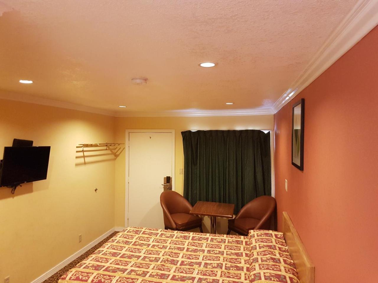 Travel Haven Motel Hanford Bagian luar foto